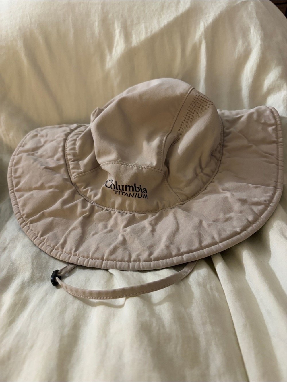 Columbia Titanium Kids Light Beige Sun Hat with Chin Strap